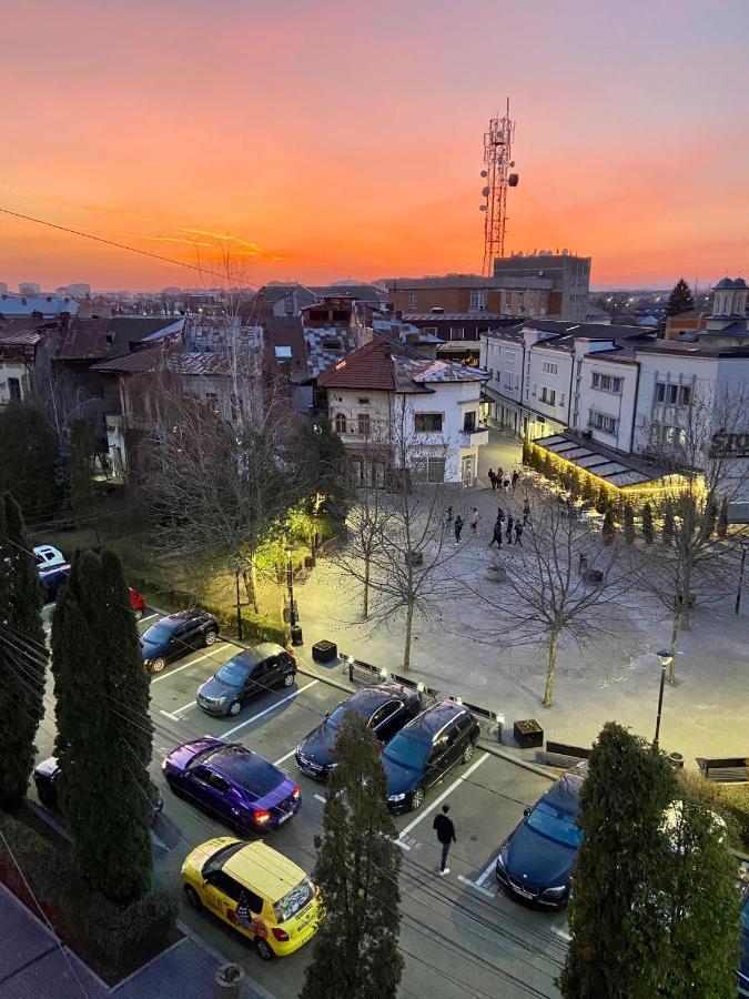 Old Town View- Ultracentral Apartment Targoviste Exterior foto